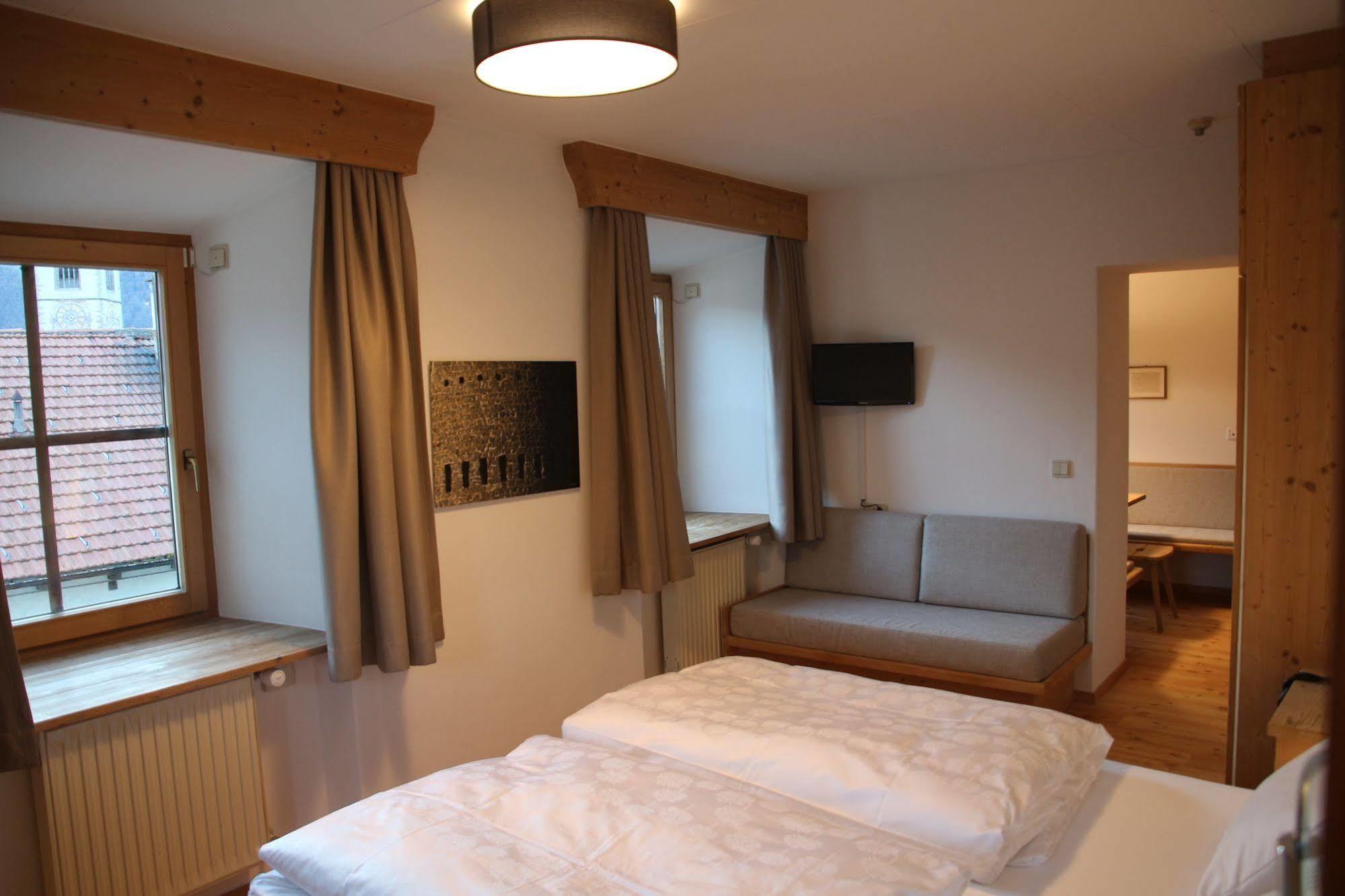 Hotel Greif Malles Venosta Exterior foto